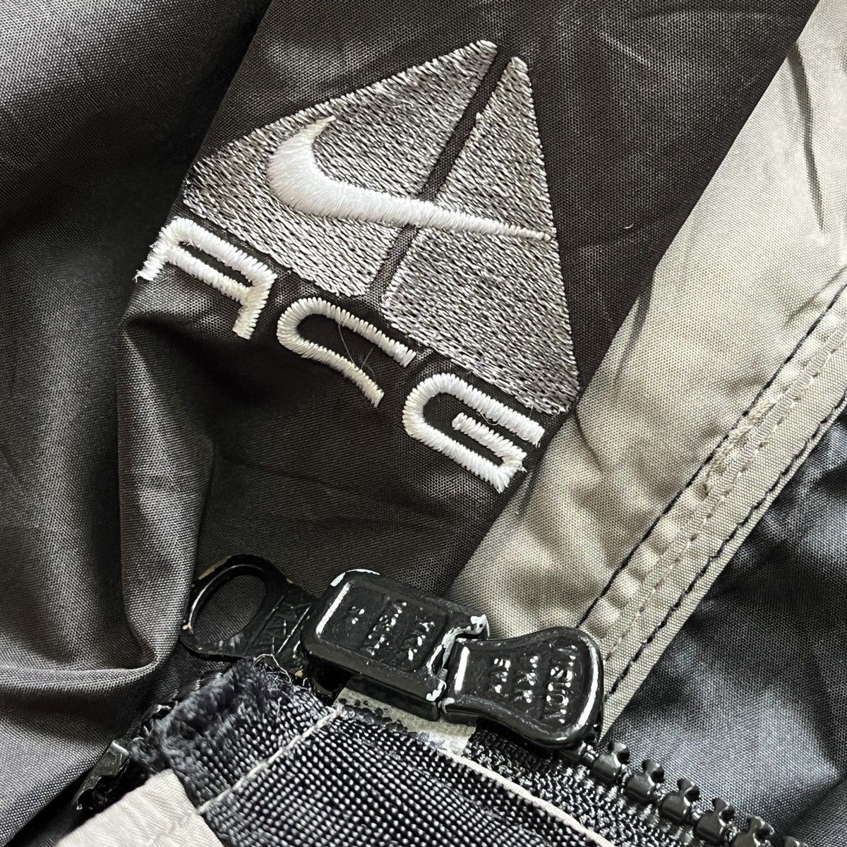 Nike Nike ACG All Condition Gear Light Jacket Size US L / EU 52-54 / 3 - 12 Thumbnail