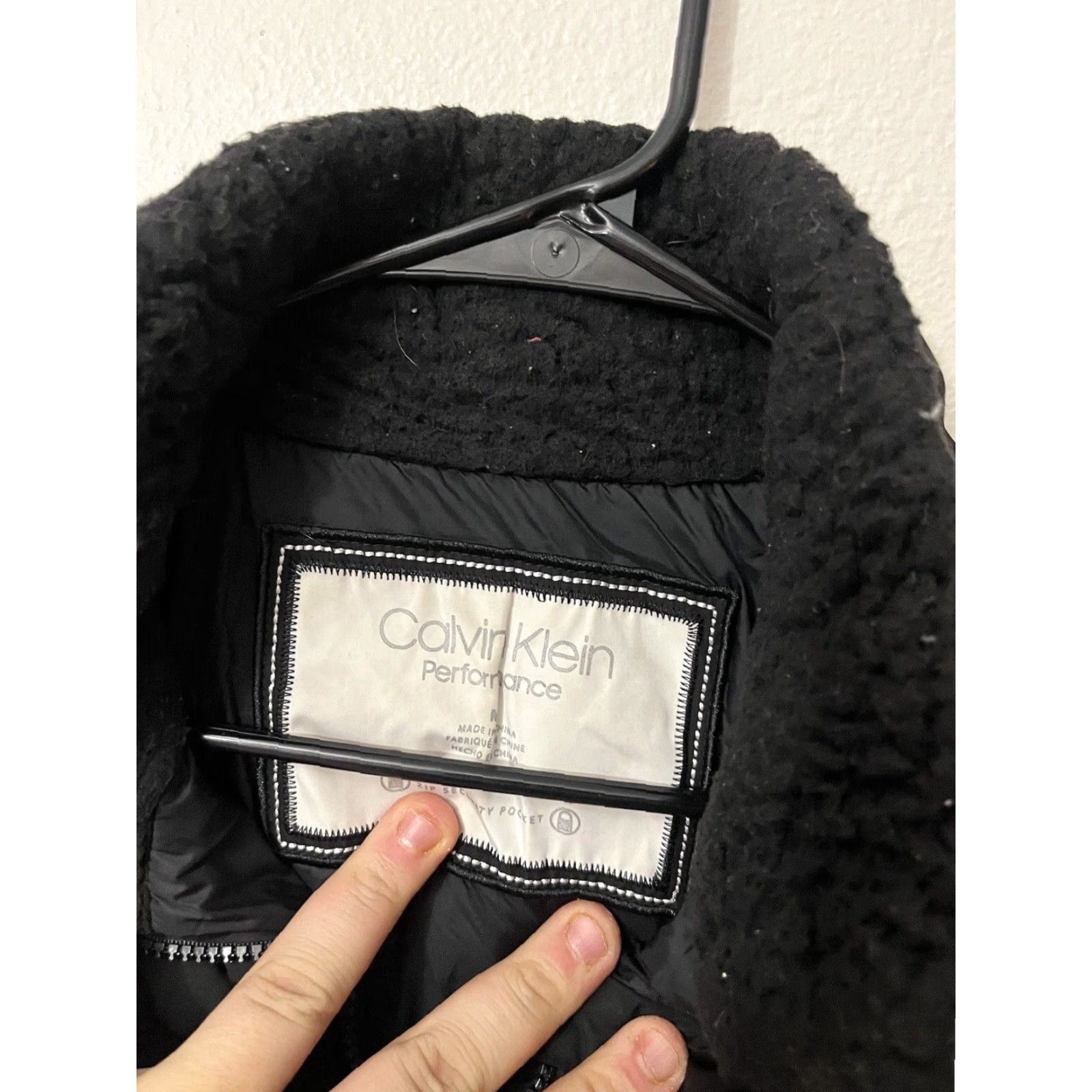 Calvin Klein Calvin Klein Performance Vest Womens Medium Puffer Black Size M / US 6-8 / IT 42-44 - 2 Thumbnail