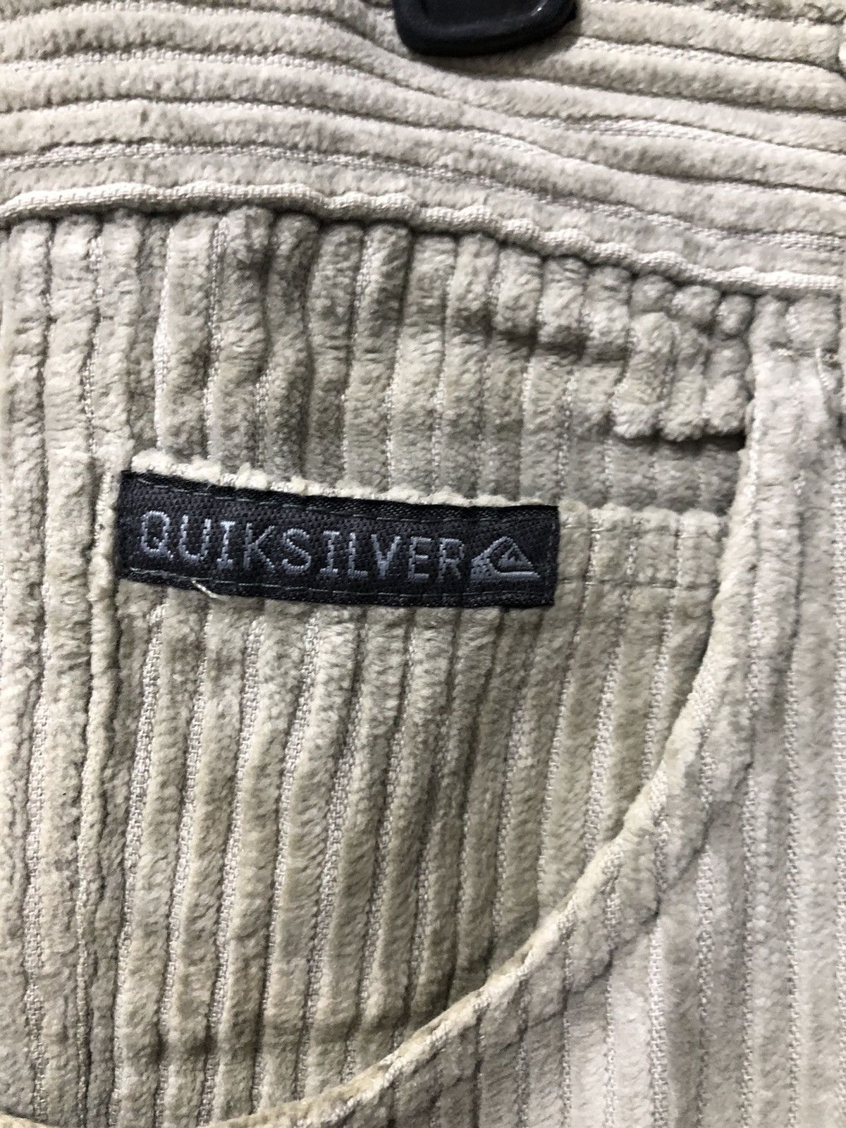 Quiksilver Vintage Quiksilver Corduroy Shorts Size US 30 / EU 46 - 4 Thumbnail