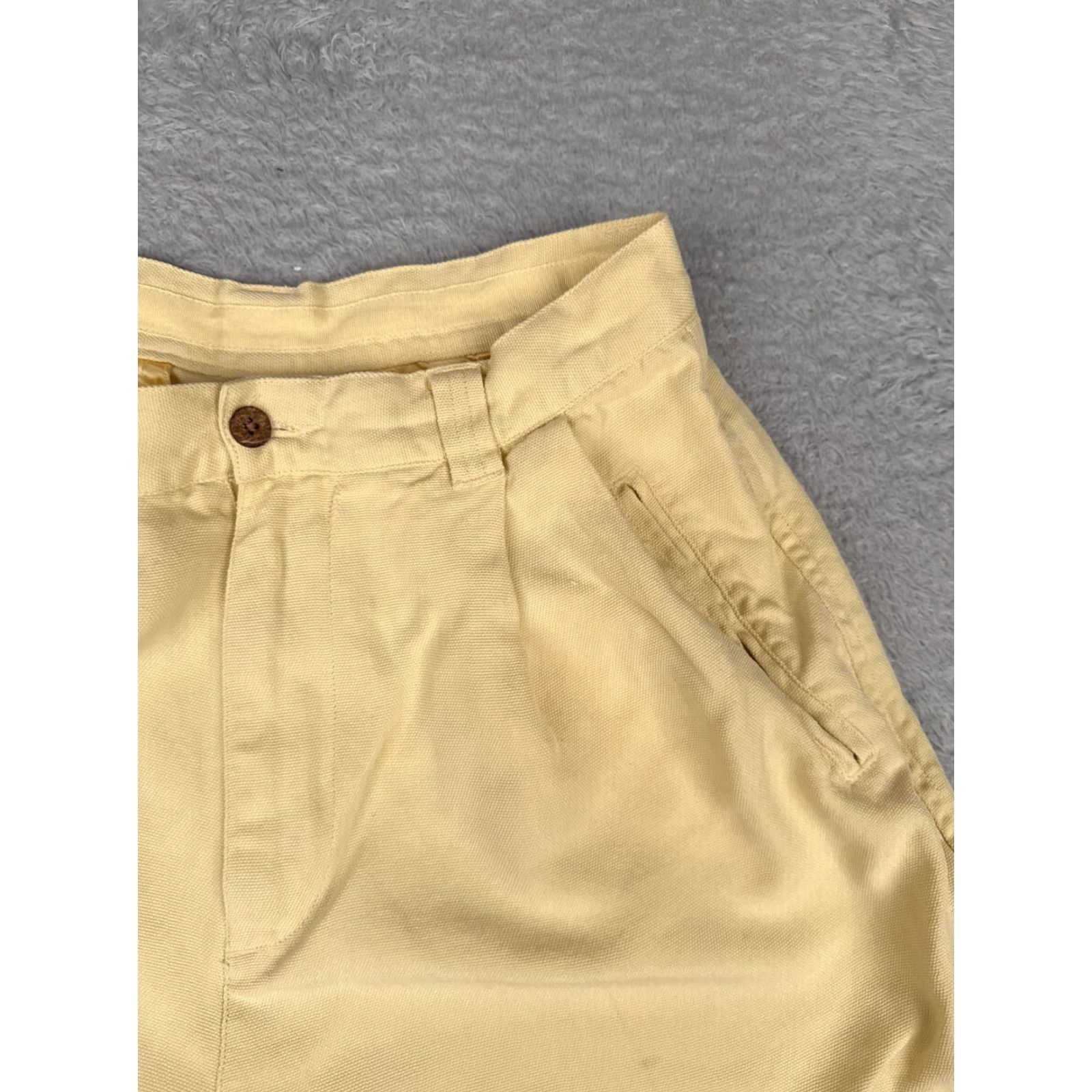 Tommy Bahama VINTAGE Tommy Bahama Women’s Shorts Bermuda 10 Yellow Silk Pockets Beach Vacation Travel Size 32" / US 10 / IT 46 - 5 Thumbnail
