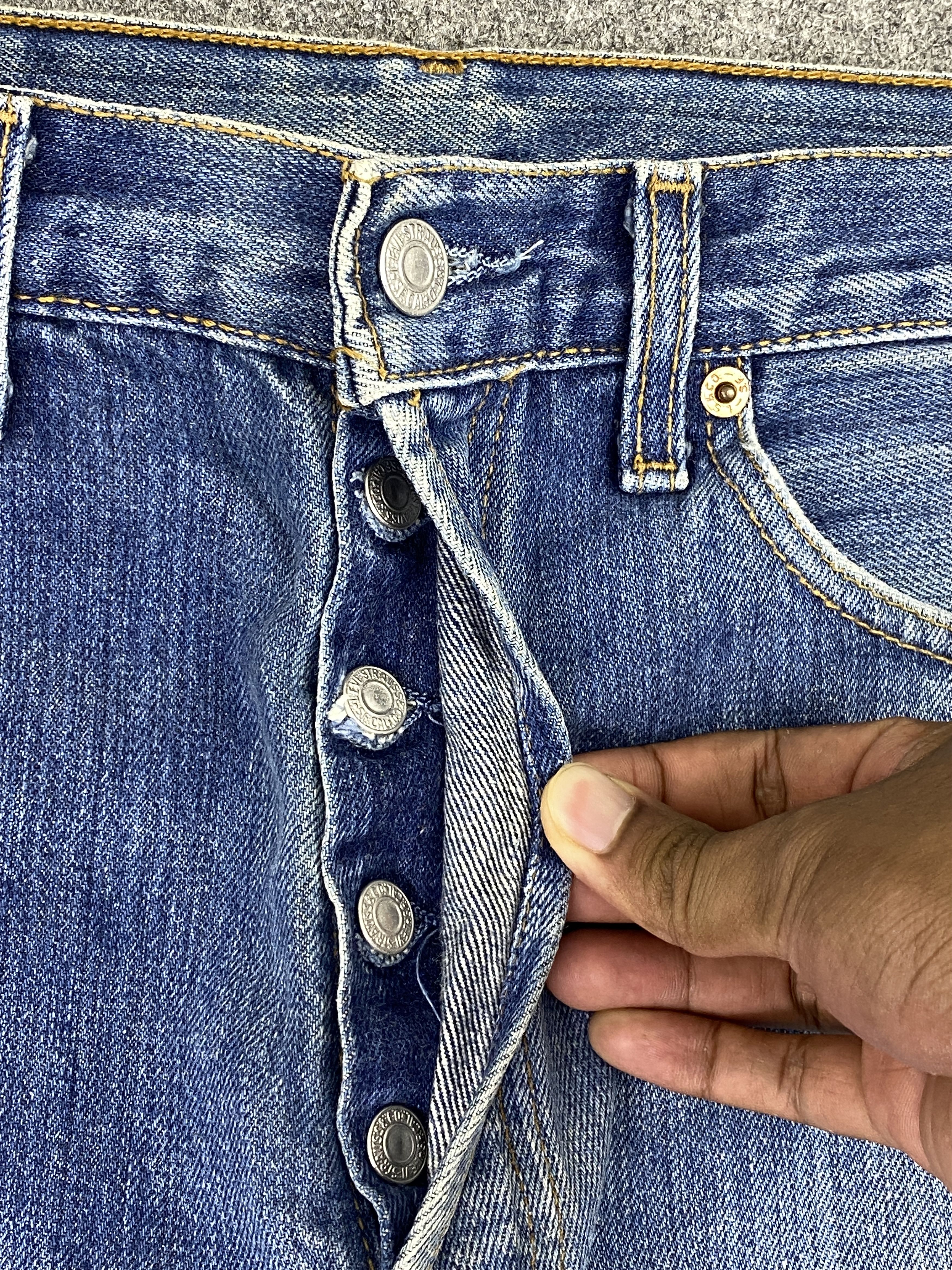Levi's Vintage Levi's 501 Faded Blue Jeans DP2852 Size US 30 / EU 46 - 10 Thumbnail