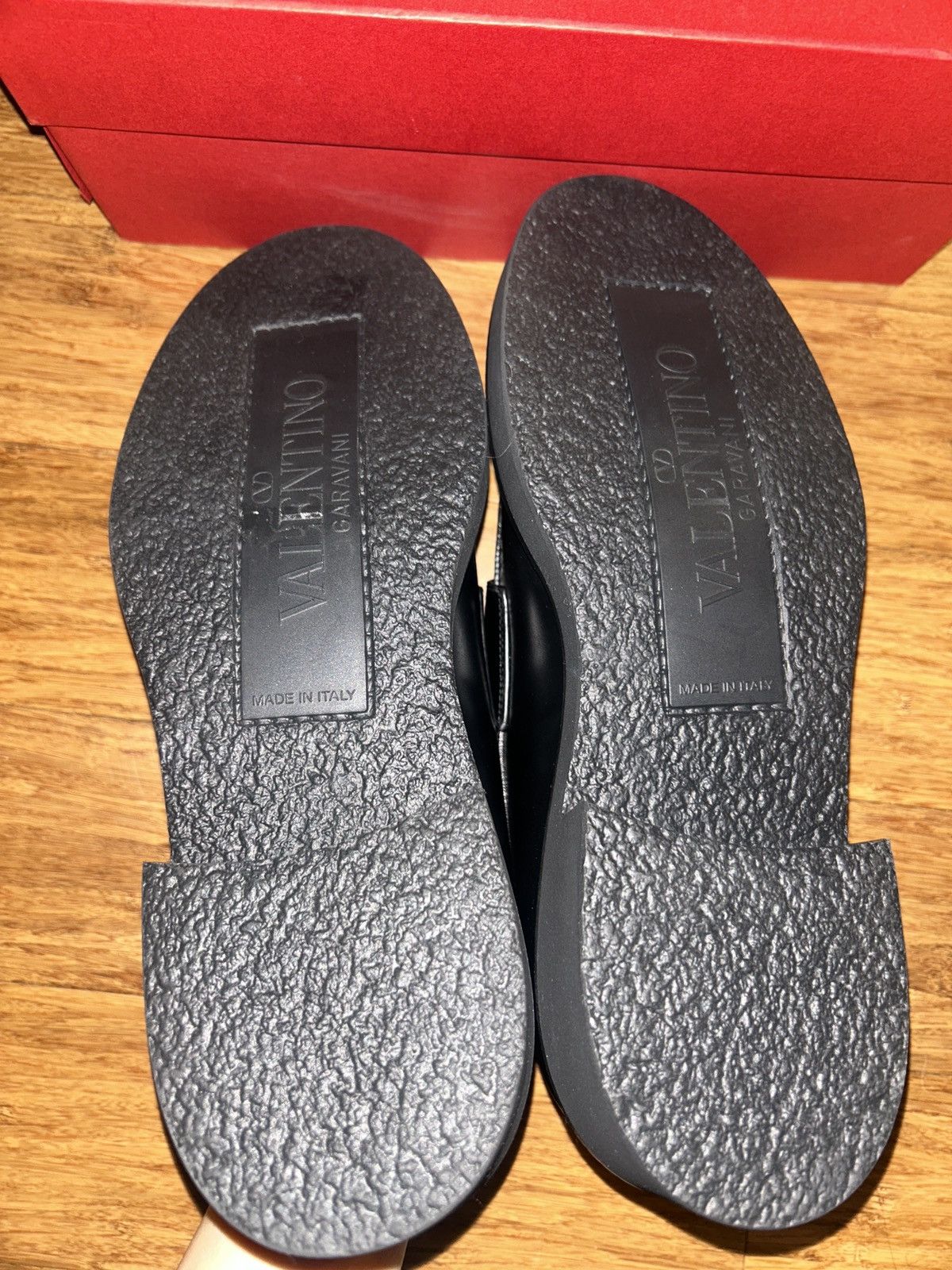 Valentino Valentino Garavani VLOGO Locker Loafer Black size 41 Size US 11 / IT 41 - 11 Thumbnail