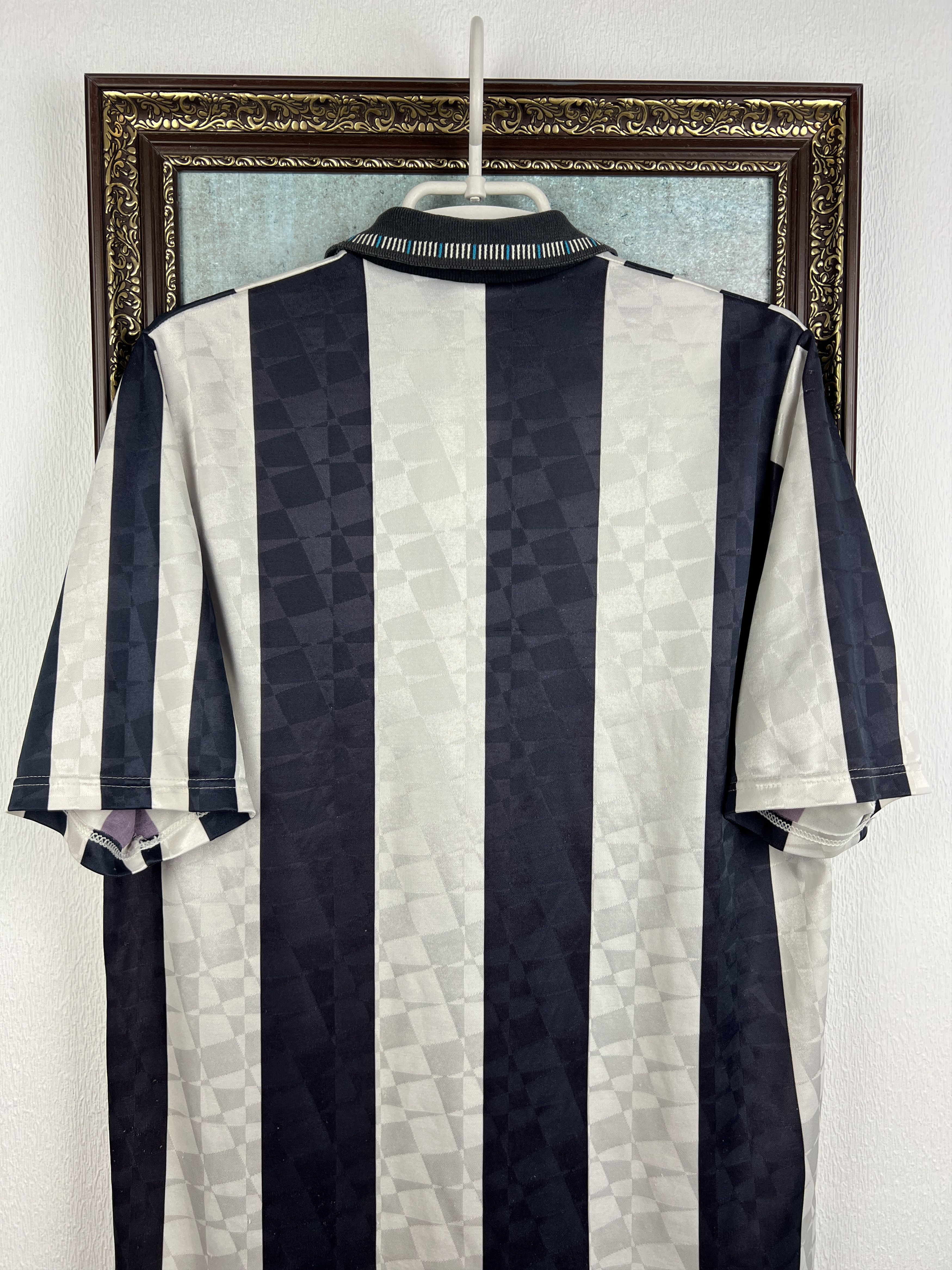 Umbro Newcastle Home football shirt 1990 Soccer Jersey Trikot Rare Size US M / EU 48-50 / 2 - 9 Thumbnail