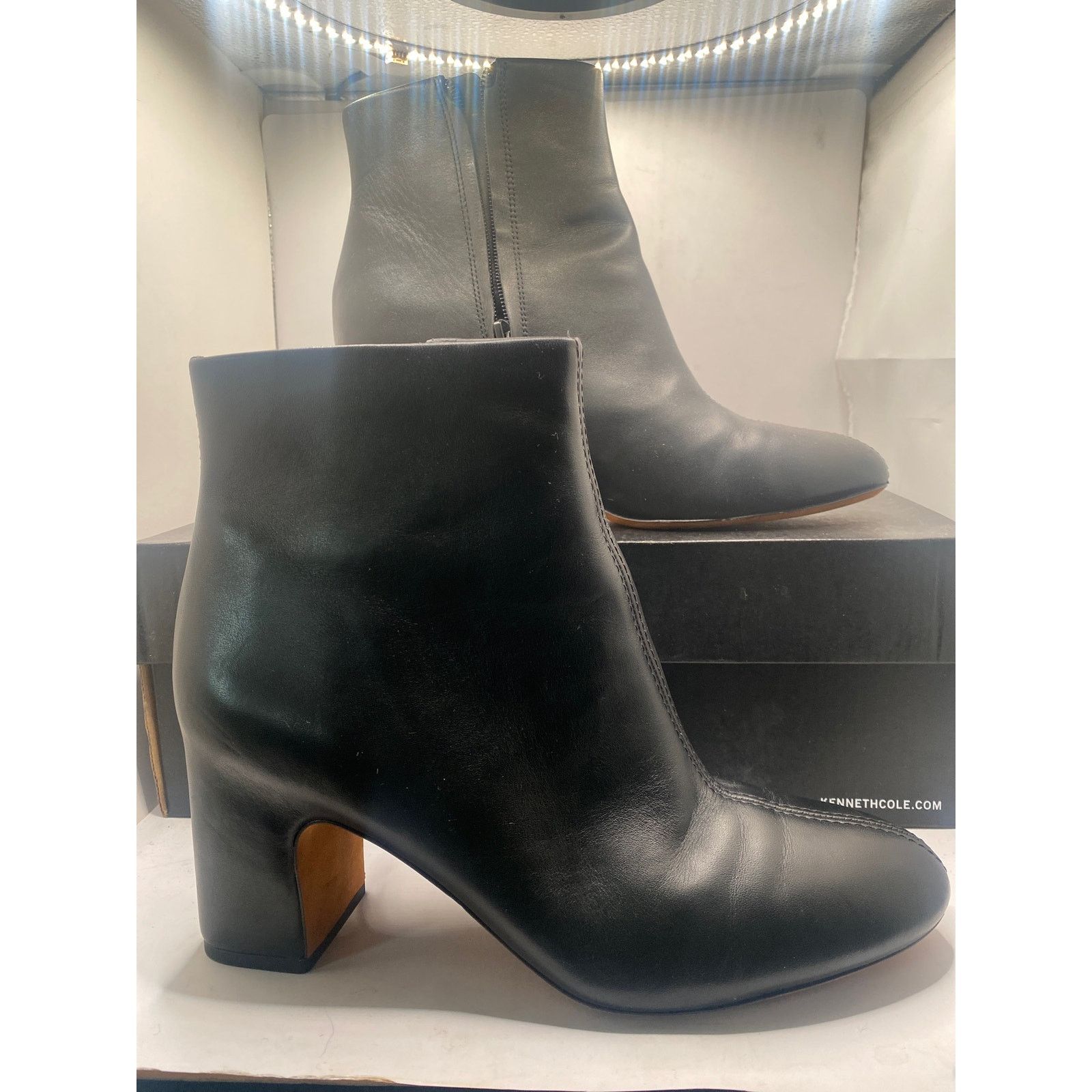 Vince Vince Womens Terri Ankle Boot Black Leather USA 9.5 Size US 9.5 / IT 39.5 - 1 Thumbnail