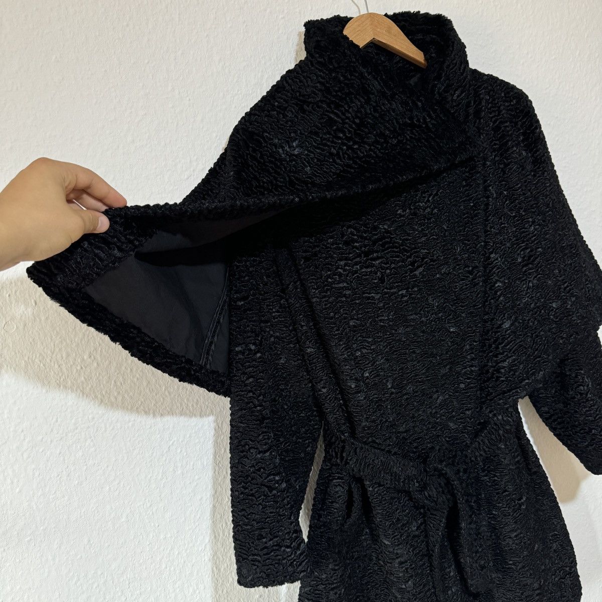 Ann Demeulemeester × Designer 2000s ANN DEMEULEMEESTER BLACK LAMB SHEARLING BELTED COAT Size M / US 6-8 / IT 42-44 - 7 Thumbnail