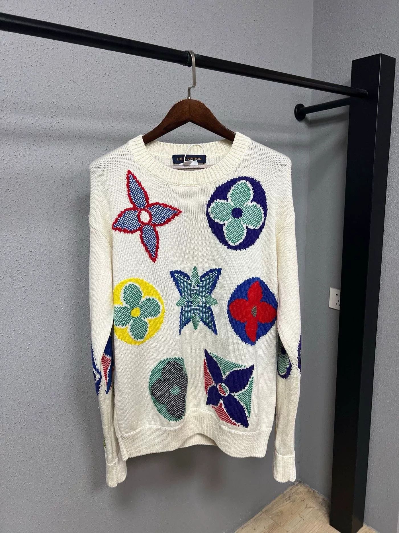 Louis Vuitton Louis Vuitton Classic Colorful Oversized Sweater Size L / US 10 / IT 46 - 1 Thumbnail