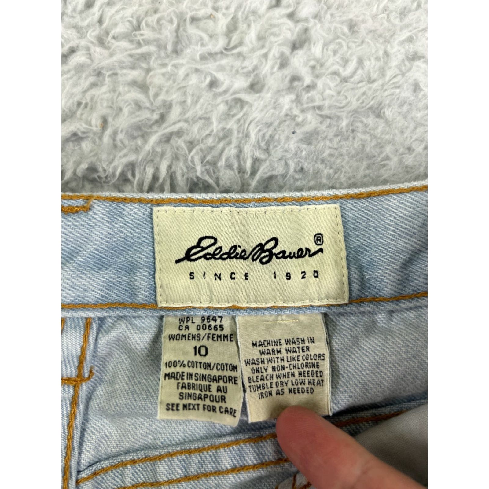 Eddie Bauer Eddie Bauer Jeans Womens 10 Blue Denim Straight Leg 100% Cotton Light Wash 25x29 Adult Regular 29.5 Inseam Mens Womens Girls Size 32" / US 10 / IT 46 - 6 Thumbnail