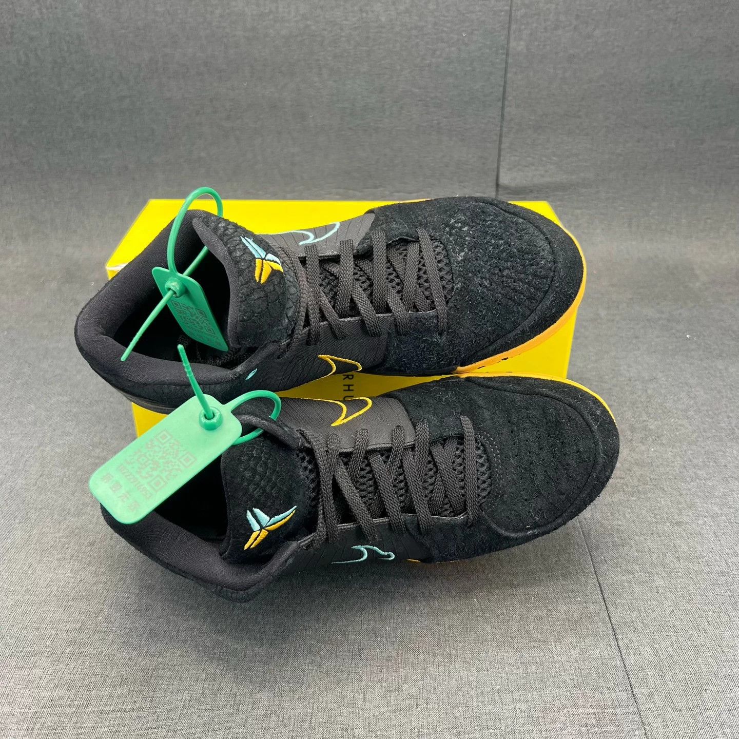 Nike Air Jordan 4 Black Yellow Snake Print 44 Size US 11 / EU 44 - 8 Thumbnail
