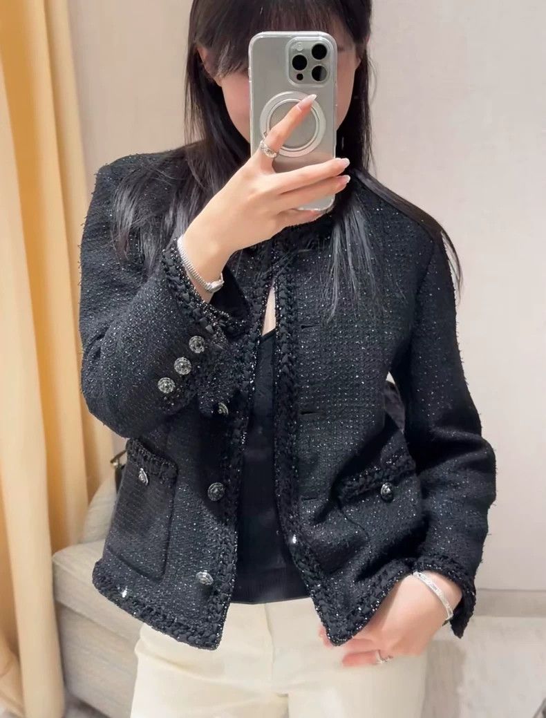 Chanel Chanel 25S spring and summer black glitter camellia button Size XS / US 0-2 / IT 36-38 - 4 Thumbnail