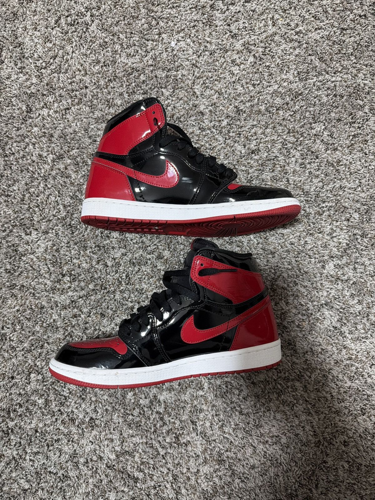 Jordan Brand Patent Bred Jordan 1s Size US 10 / EU 43 - 2 Thumbnail