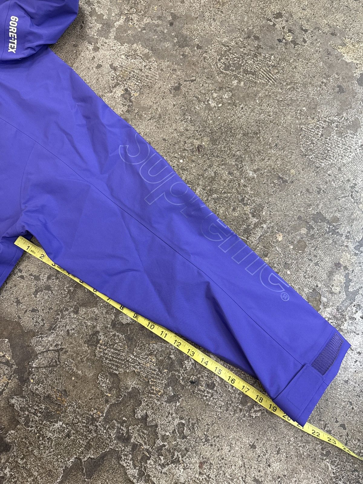 Supreme × The North Face Supreme Gore-Tex Taper Seam Shell Jacket Size US M / EU 48-50 / 2 - 7 Thumbnail