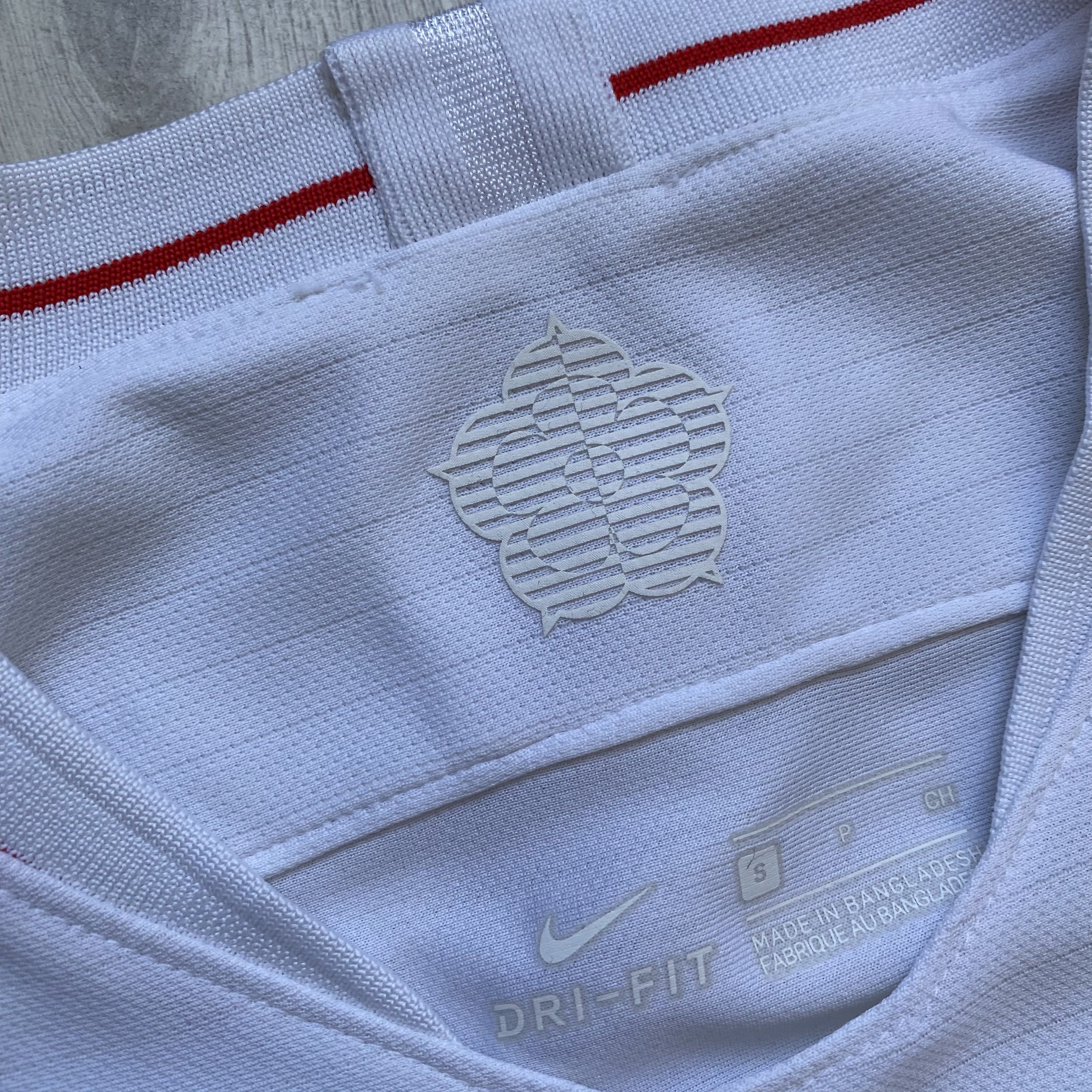 Nike Blockore Drill Nike England Soccer Jersey Vintage World Cup Size US S / EU 44-46 / 1 - 5 Thumbnail