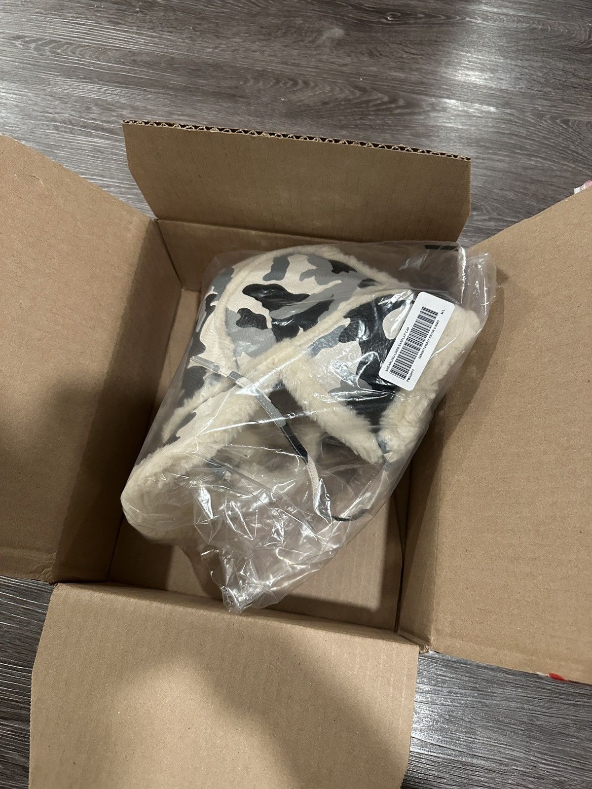 Supreme Shearling Lined Earflap Cap Snow Camo M/L Size ONE SIZE - 4 Thumbnail