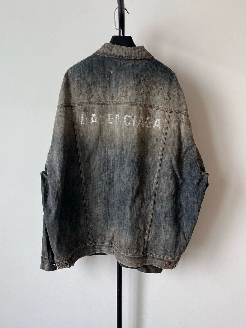 Balenciaga Balenciaga Back rhinestone Logo Vintage Denim Jacket Loose Size US M / EU 48-50 / 2 - 1 Thumbnail