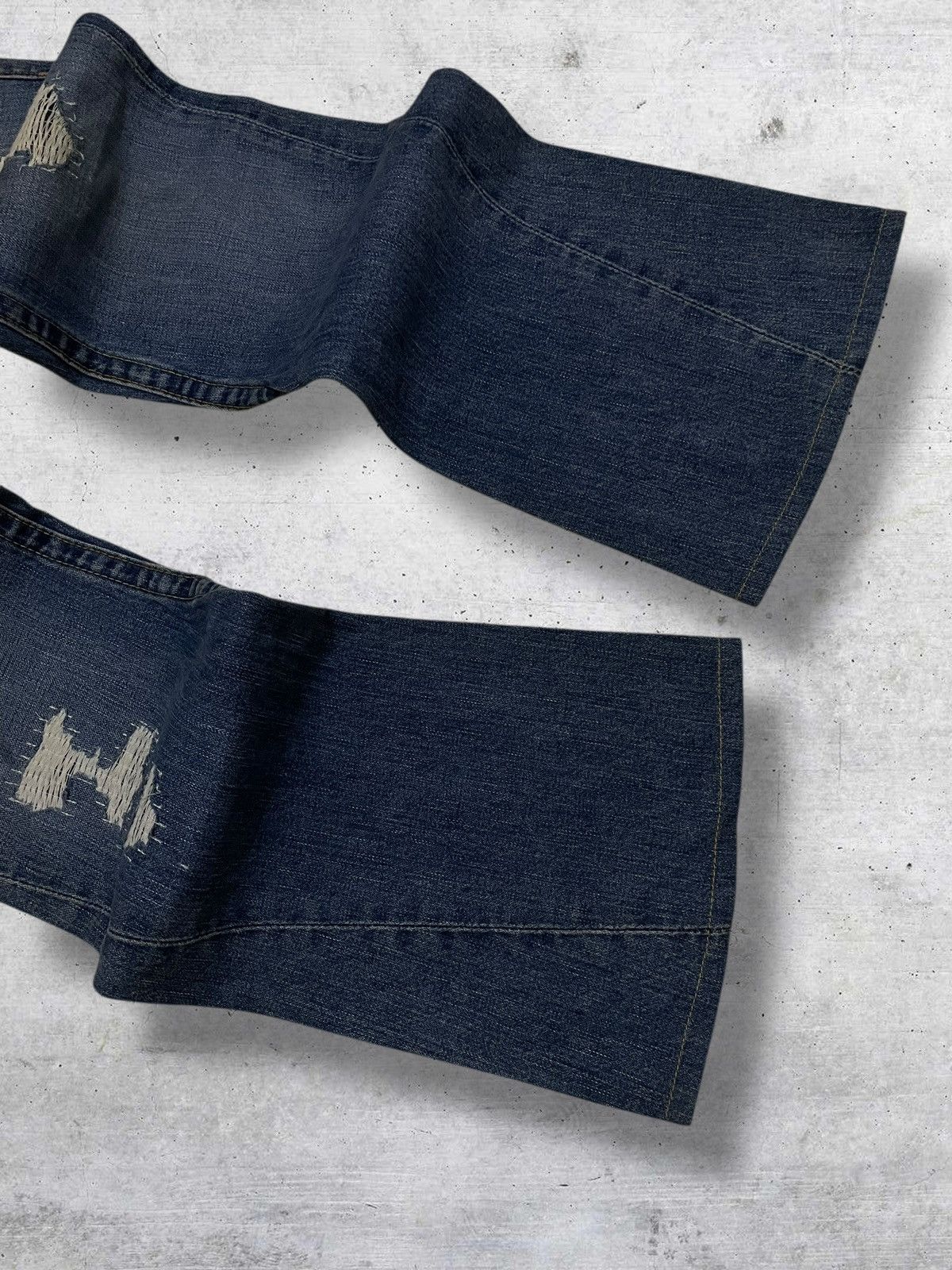 True Religion VINTAGE TRUE RELIGION DESIGNER RIPPED FAMOUS FLARED DENIM Size US 31 - 5 Thumbnail