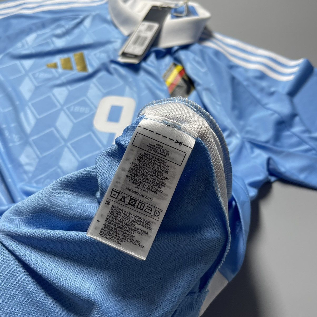 Vintage BELGIUM ADIDAS 2024 EURO FOOTBALL AWAY JERSEY #9 TROSSARD Size US XL / EU 56 / 4 - 11 Thumbnail
