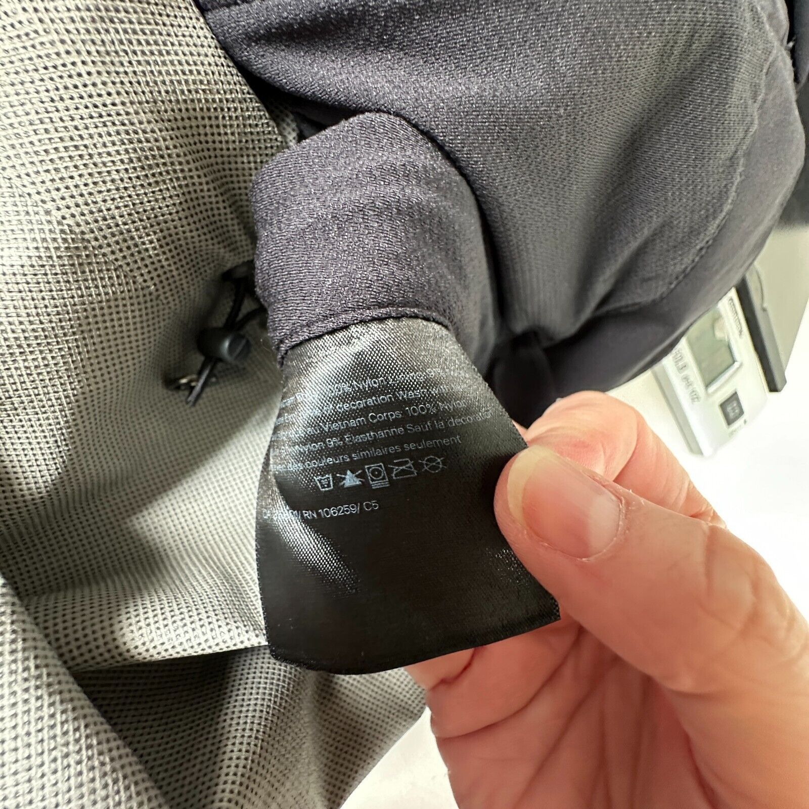 Lululemon RARE Lululemon Black 2017 Whistler Ambassador Summit Jacket Size S / US 4 / IT 40 - 12 Thumbnail