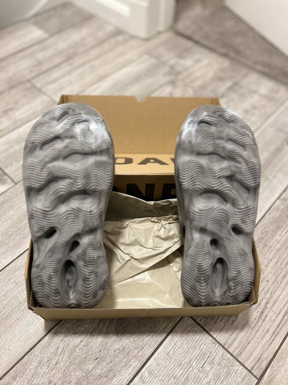 Yeezy yeezy foam rnr Size US 12 / EU 45 - 6 Thumbnail