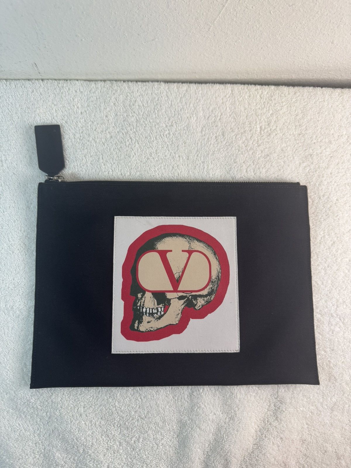 Undercover × Valentino Valentino Garavani X Undercover Skull Pouch Size ONE SIZE - 1 Thumbnail