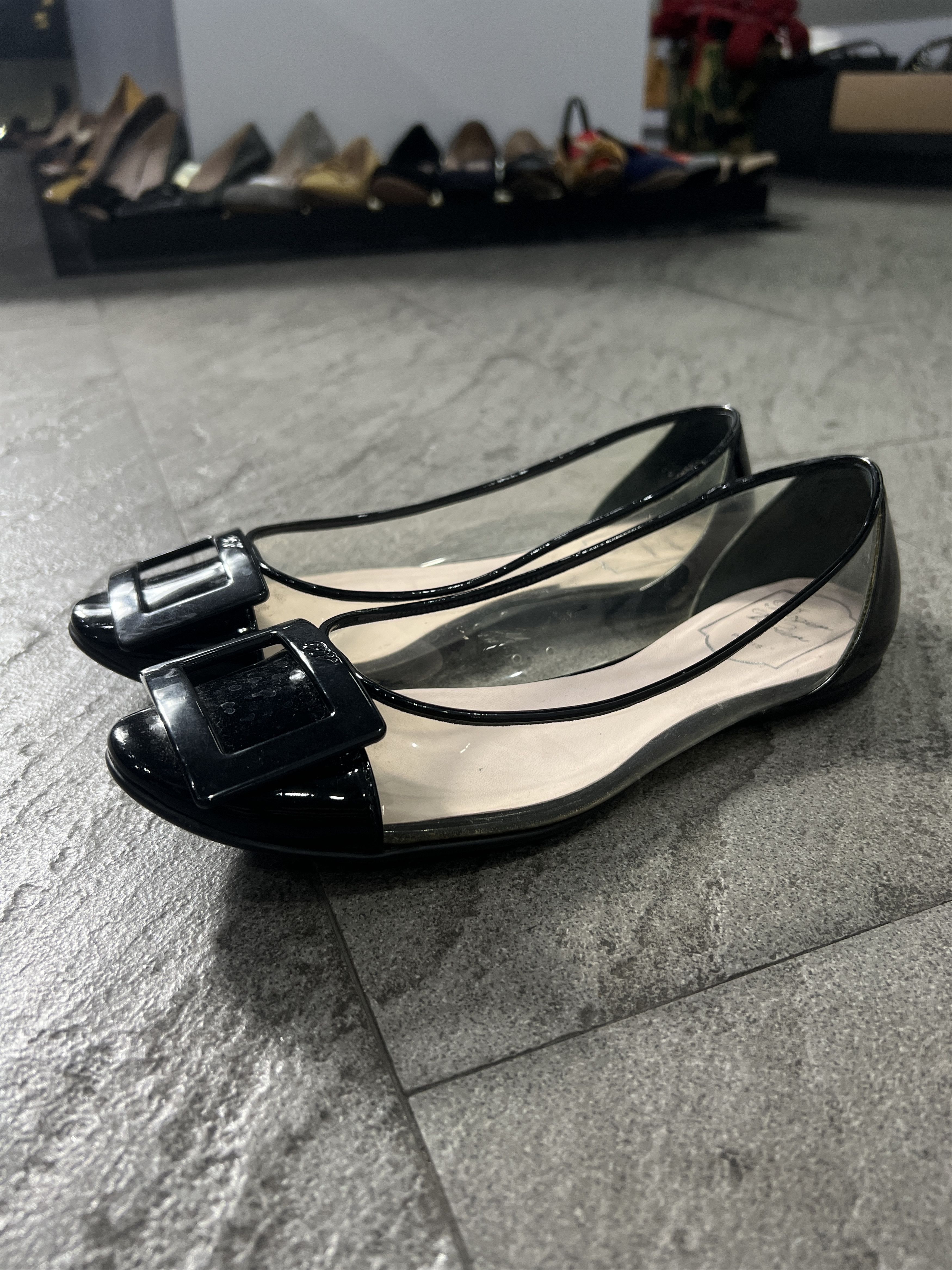 Roger Vivier Roger Vivier Clear PVC Gommette Flats Black 38 Size US 8 / IT 38 - 2 Thumbnail