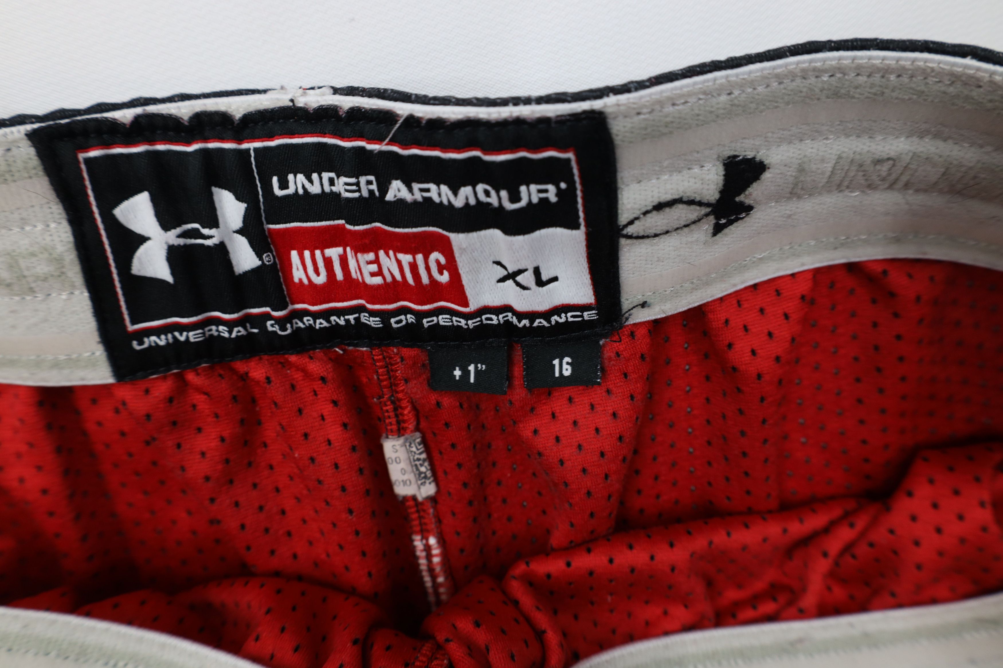 Under Armour Under Armour Game University of Cincinnati Basketball Shorts Size US 36 / EU 52 - 8 Thumbnail