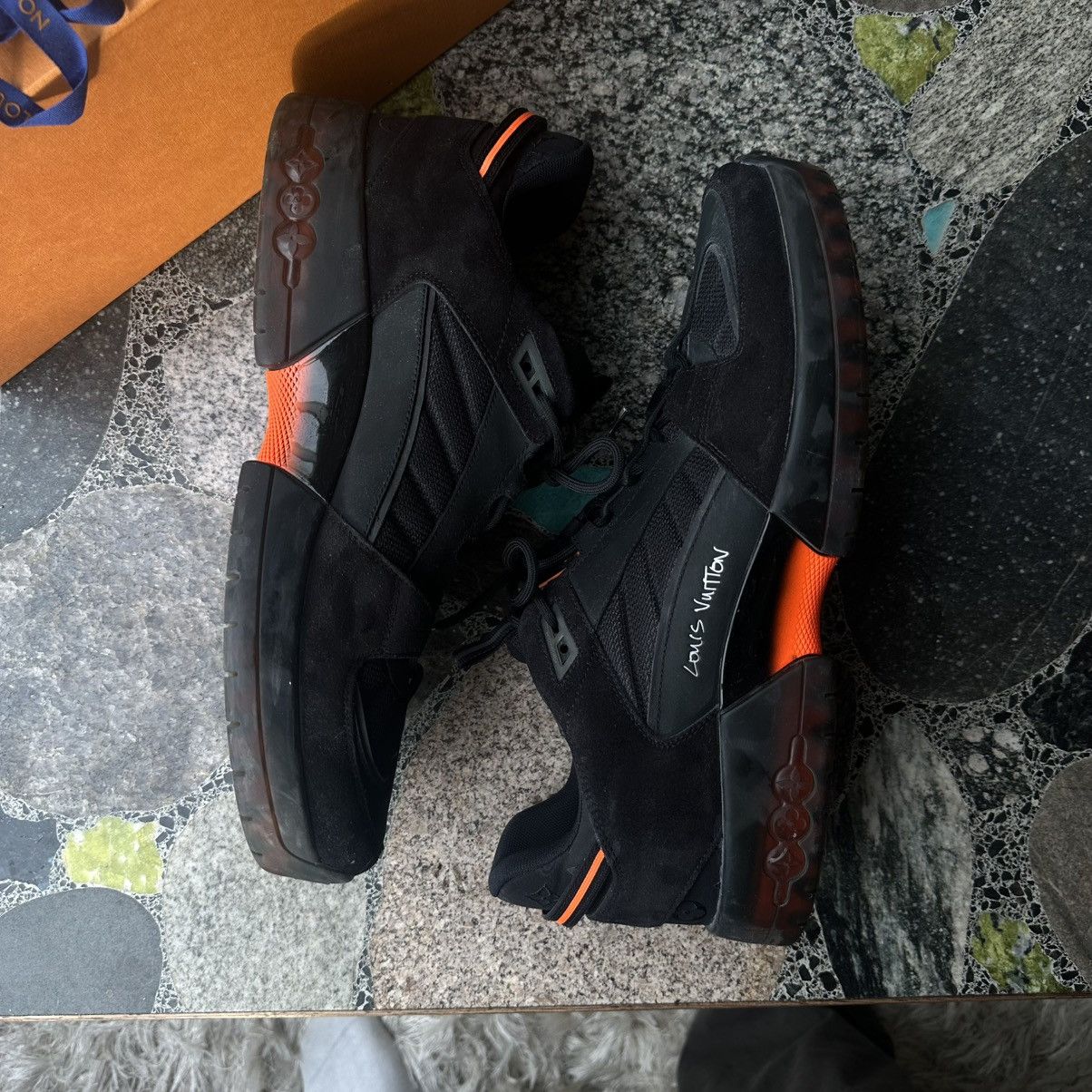 Louis Vuitton Louis Vuitton Lucien Clarke «a view» sneaker Size US 11 / EU 44 - 7 Thumbnail