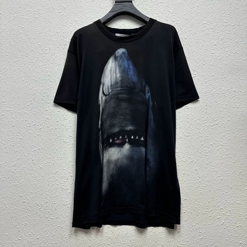 Givenchy Givenchy Shark short-sleeve DY8102 Size US S / EU 44-46 / 1 - 1 Thumbnail