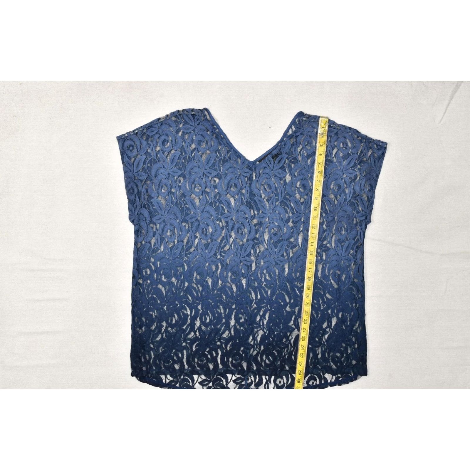 Vintage Lane Bryant Women's Plus Size 22/24 Blue Floral Lace V-Neck Short Sleeve Sheer Blouse Size 4XL / US 24-26 - 3 Thumbnail