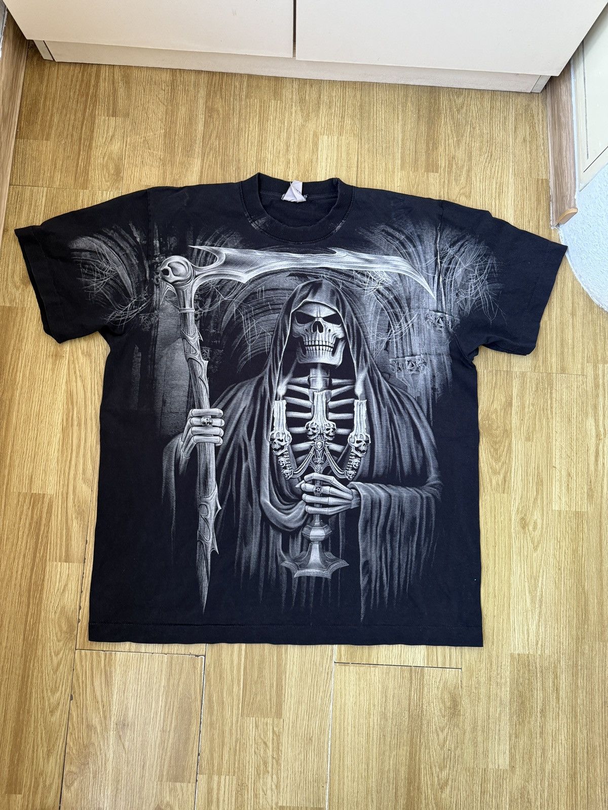 Gildan Grim Reaper Skull Candle Tatoo Death Rock Discharge t shirt Size US XL / EU 56 / 4 - 1 Thumbnail