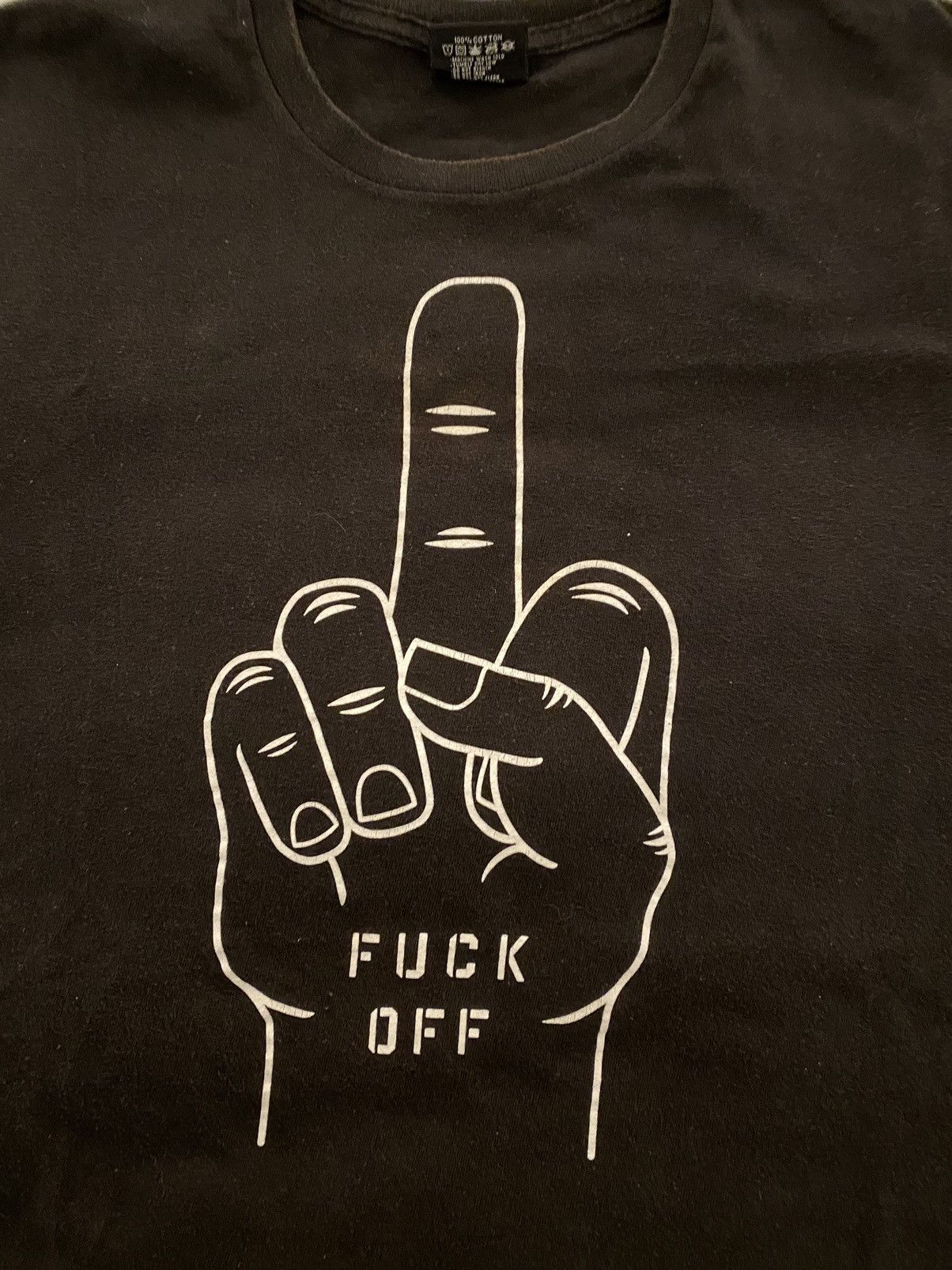 Undefeated Undefeated Middle Finger Play Dirty T-shirt Large Size US L / EU 52-54 / 3 - 6 Thumbnail