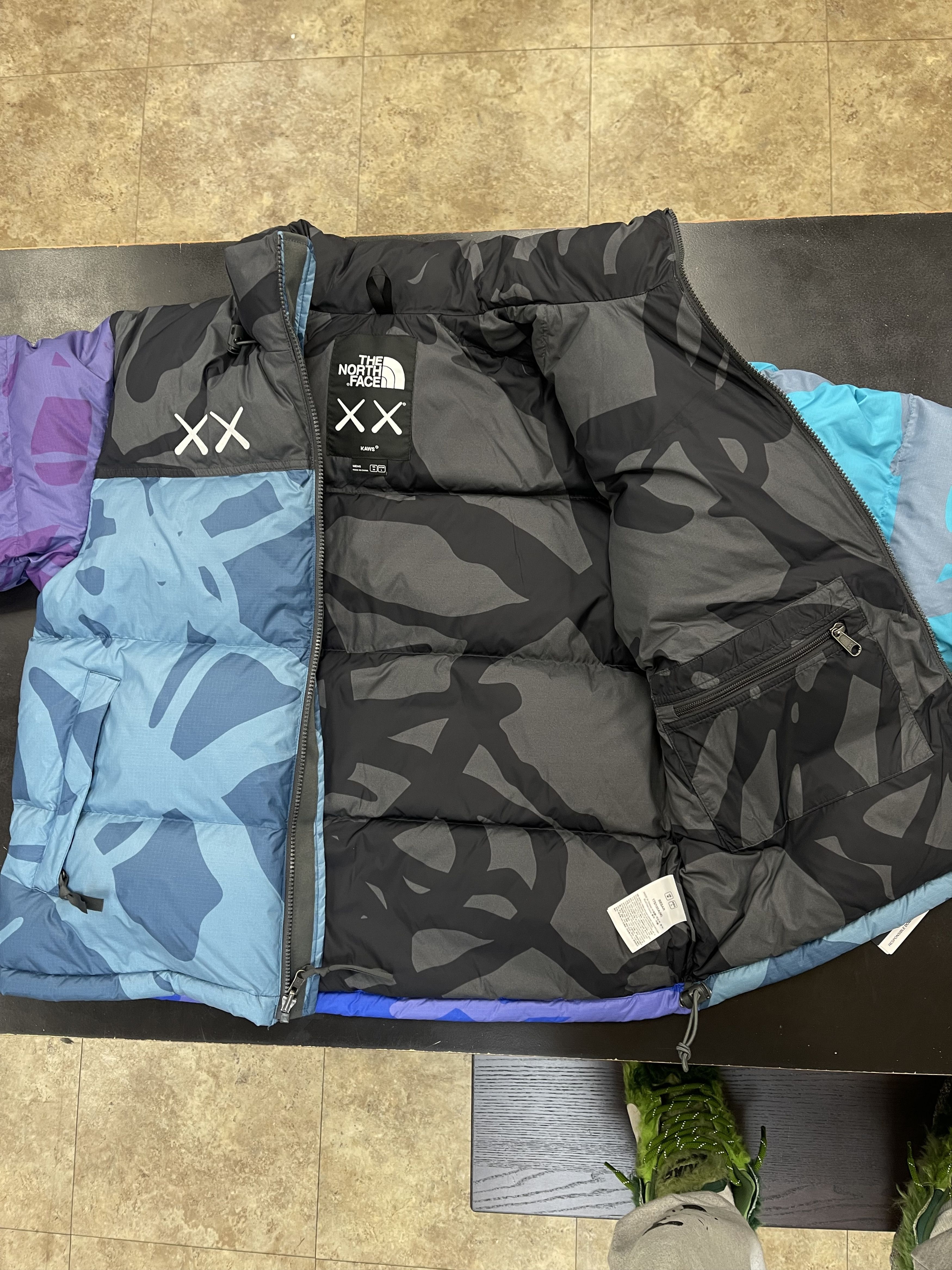 Kaws × The North Face KAWS x North Face Retro 96 Jacket Monterey Blue Nuptse Print Size US M / EU 48-50 / 2 - 3 Thumbnail