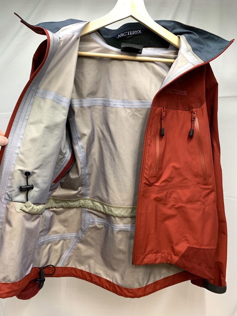 Arc'teryx ARCTERYX Theta SV Vintage 2004 Gore Tex XCR Jacket Size S / US 4 / IT 40 - 14 Thumbnail
