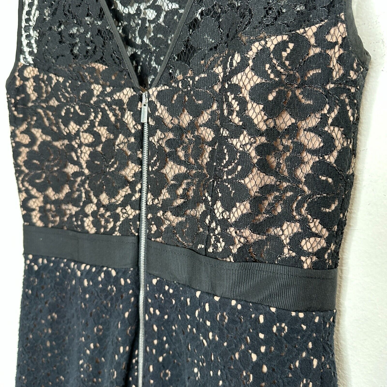 Bcbgmaxazria BCBGMAXAZRIA Black Lace Lined Dress Sleeveless Round-Neck 2 Size XS / US 0-2 / IT 36-38 - 3 Thumbnail