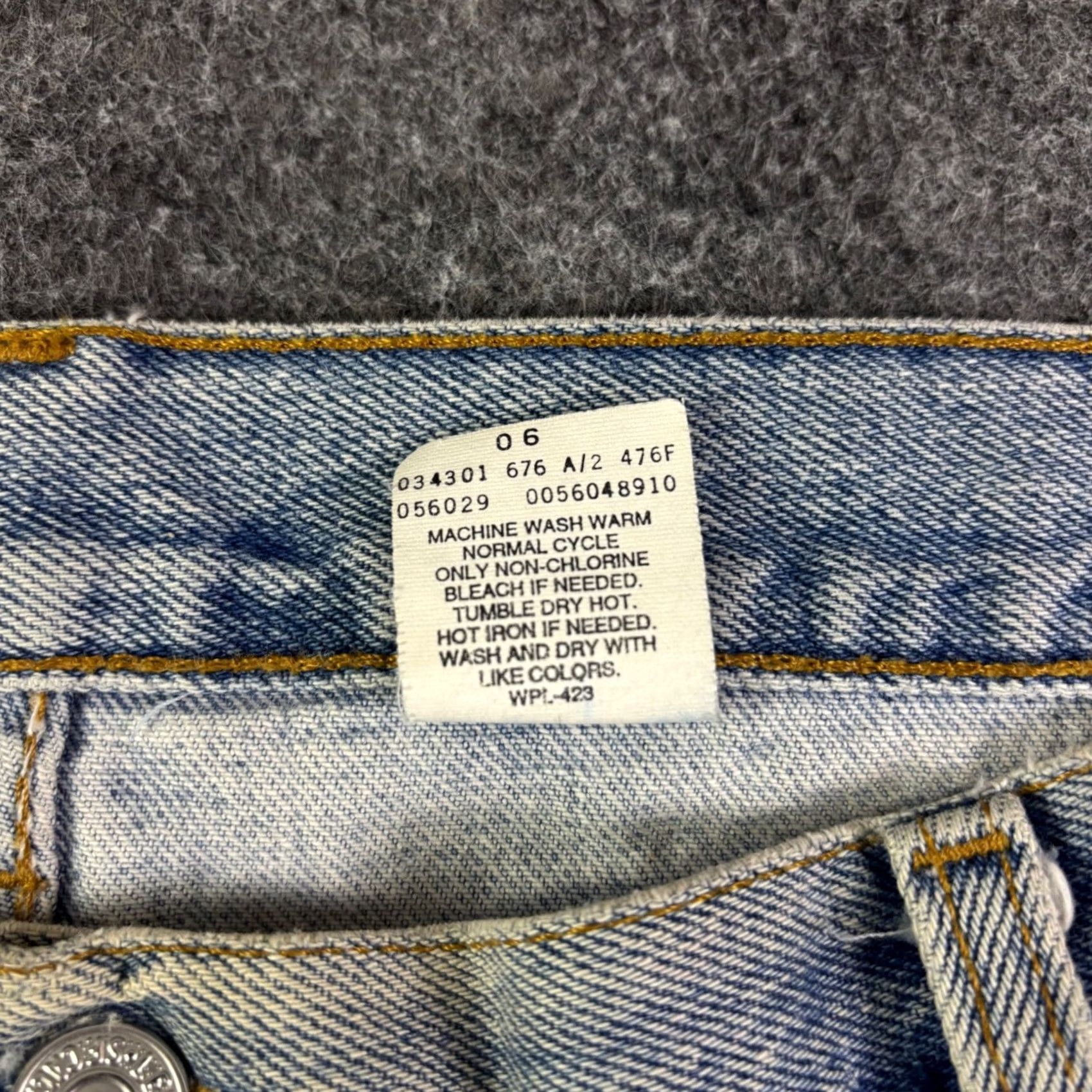Levi's VINTAGE Levi's 560 Jeans Light Wash Denim 36x30 Mens 90s Tapered Loose Fit Relaxed Mid Rise 5-Pocket Blue Hats? Size US 36 / EU 52 - 7 Thumbnail