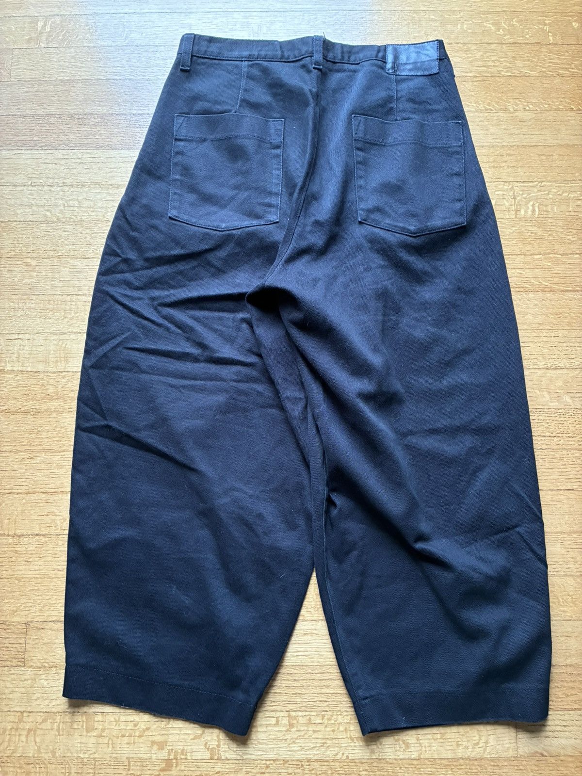 Other Liam Lafrance Pleated Black Denim Size US 35 - 2 Thumbnail