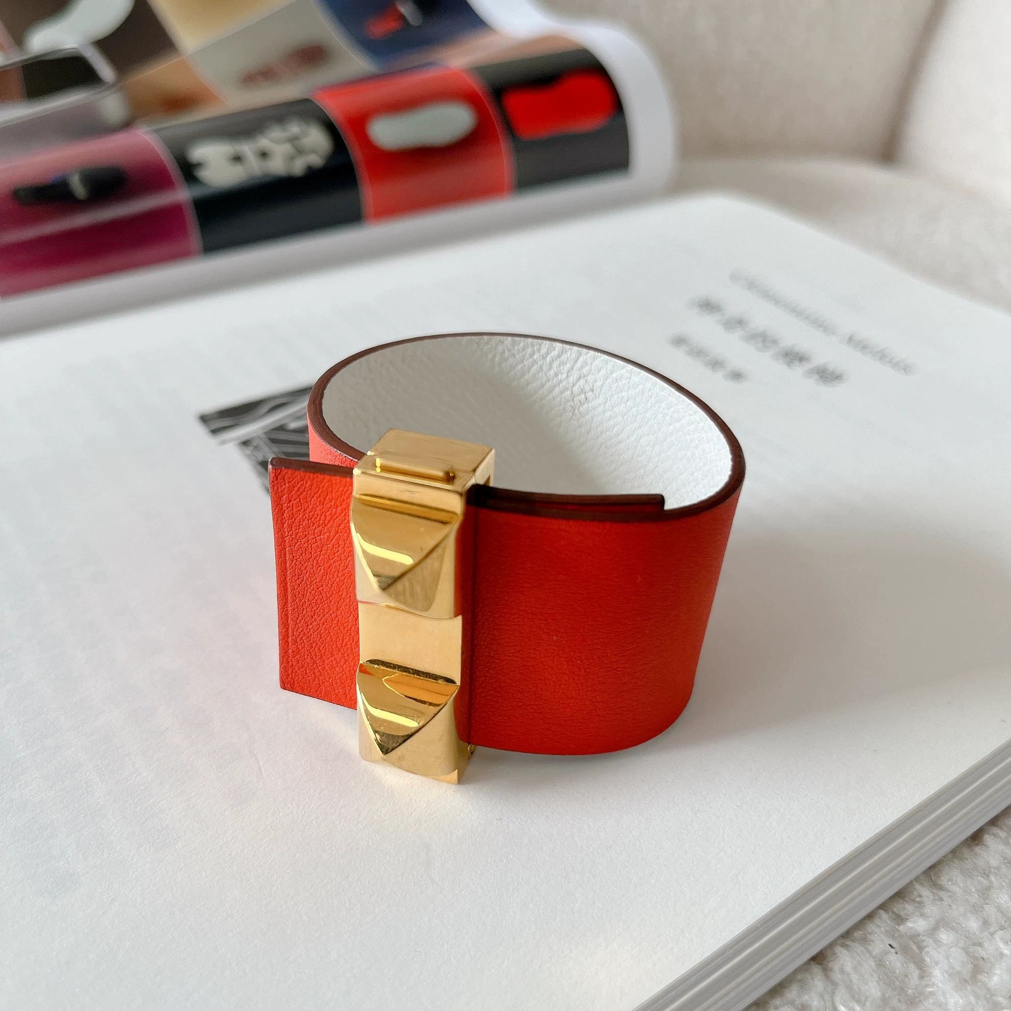 Hermes Hermes Red Bracelet R Stamp 9723 Size ONE SIZE - 1 Thumbnail