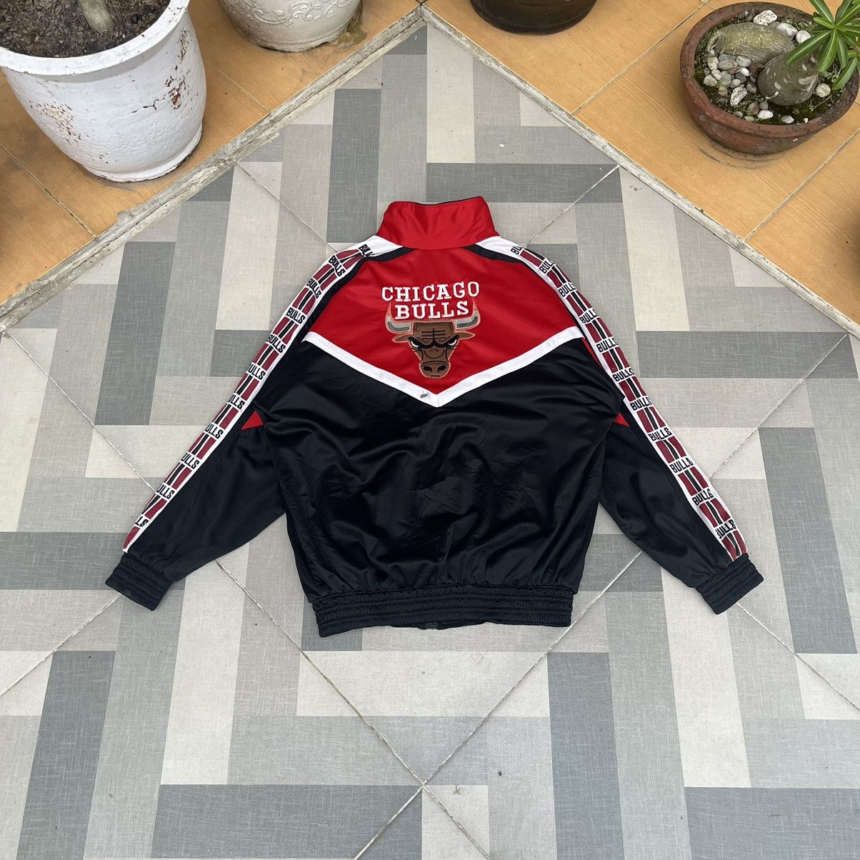 NBA 1993 Treepeat Chicago Bulls Bootleg Colorblock Tapped Jacket Size US XXL / EU 58 / 5 - 1 Thumbnail