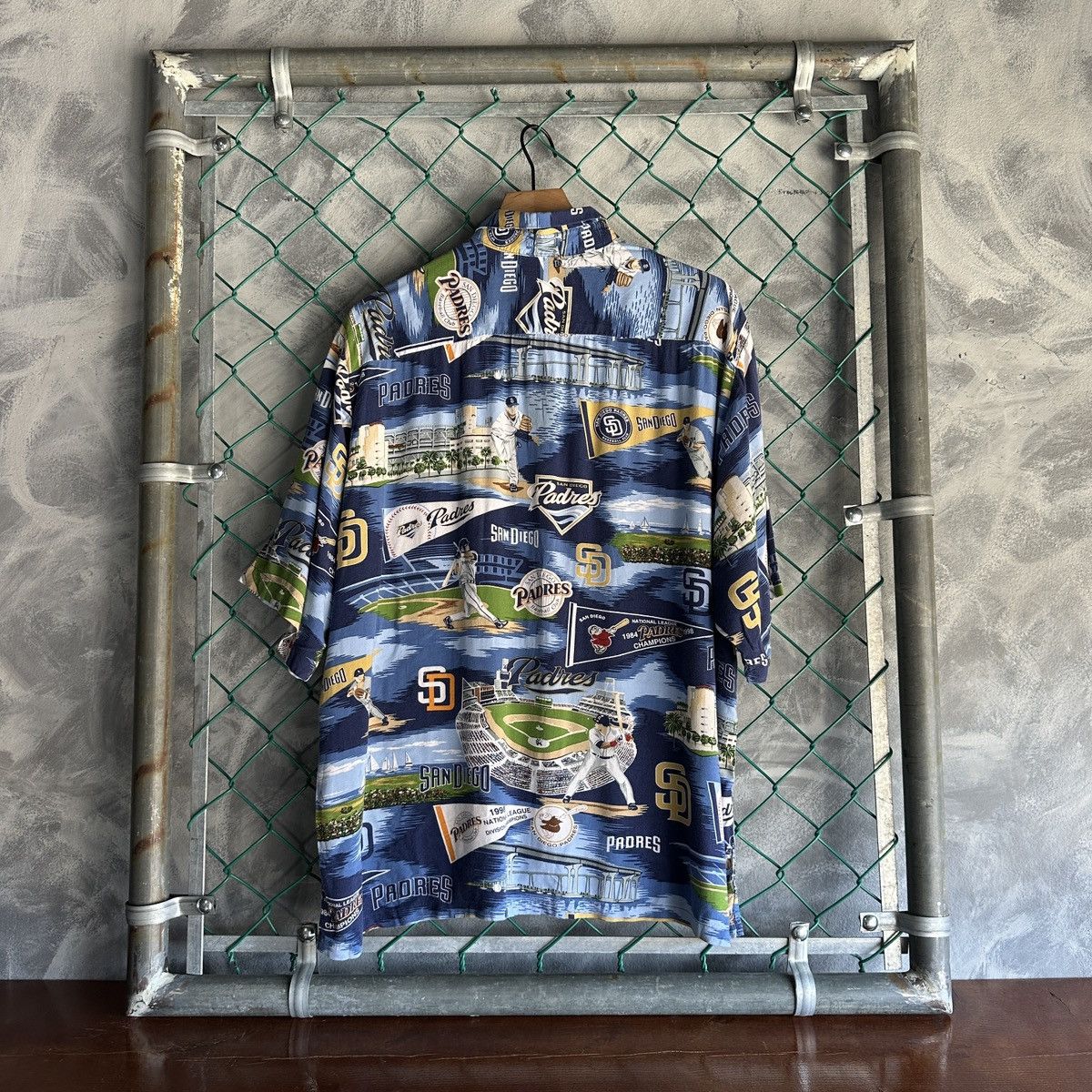 Reyn Spooner Reyn Sports San Diego Padres Mens Large MLB Baseball Size US L / EU 52-54 / 3 - 8 Thumbnail