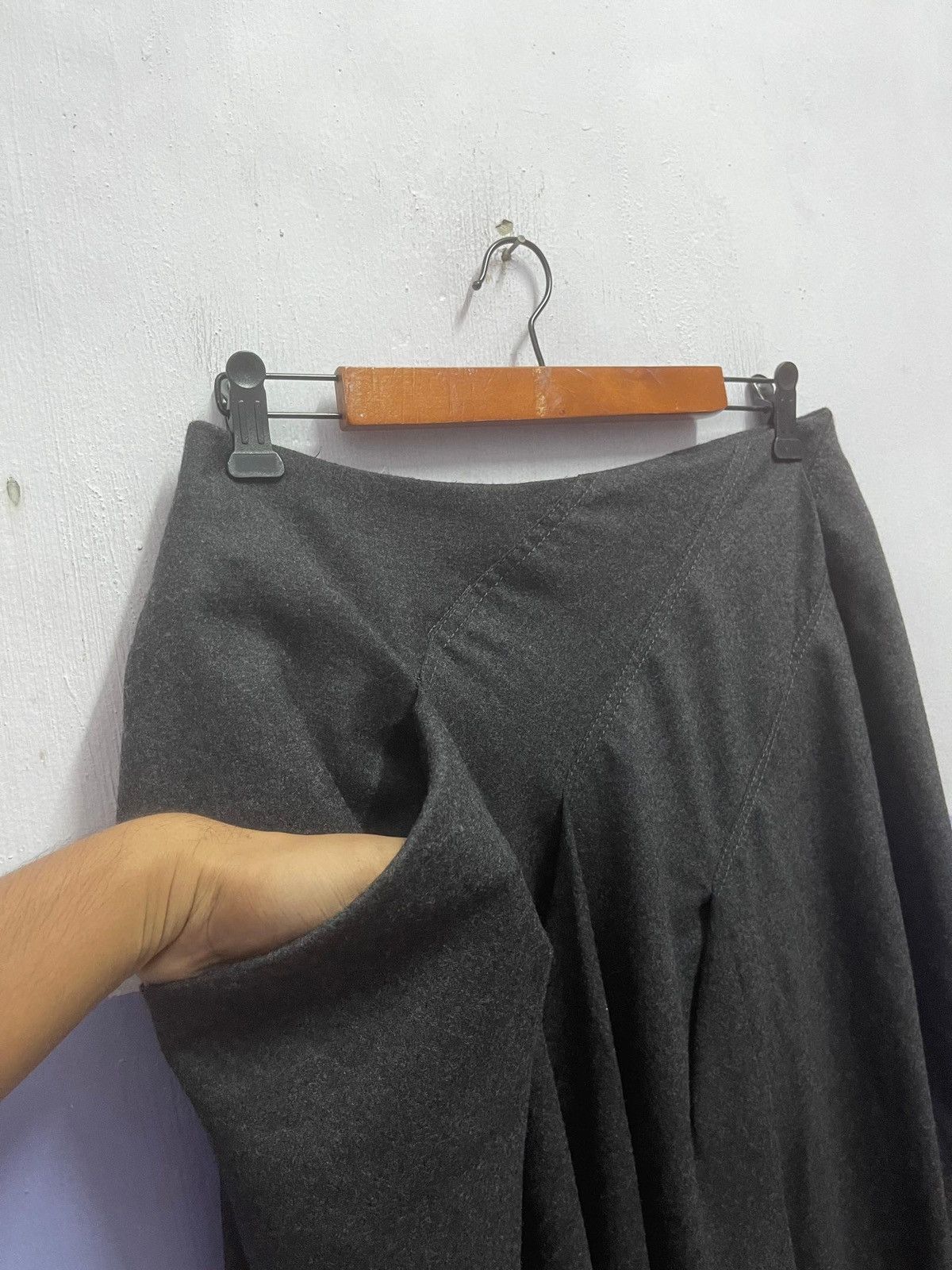 Brunello Cucinelli Luxury Brunello Cucinelli Cashmere and Wool Skirt Size 29" - 6 Thumbnail