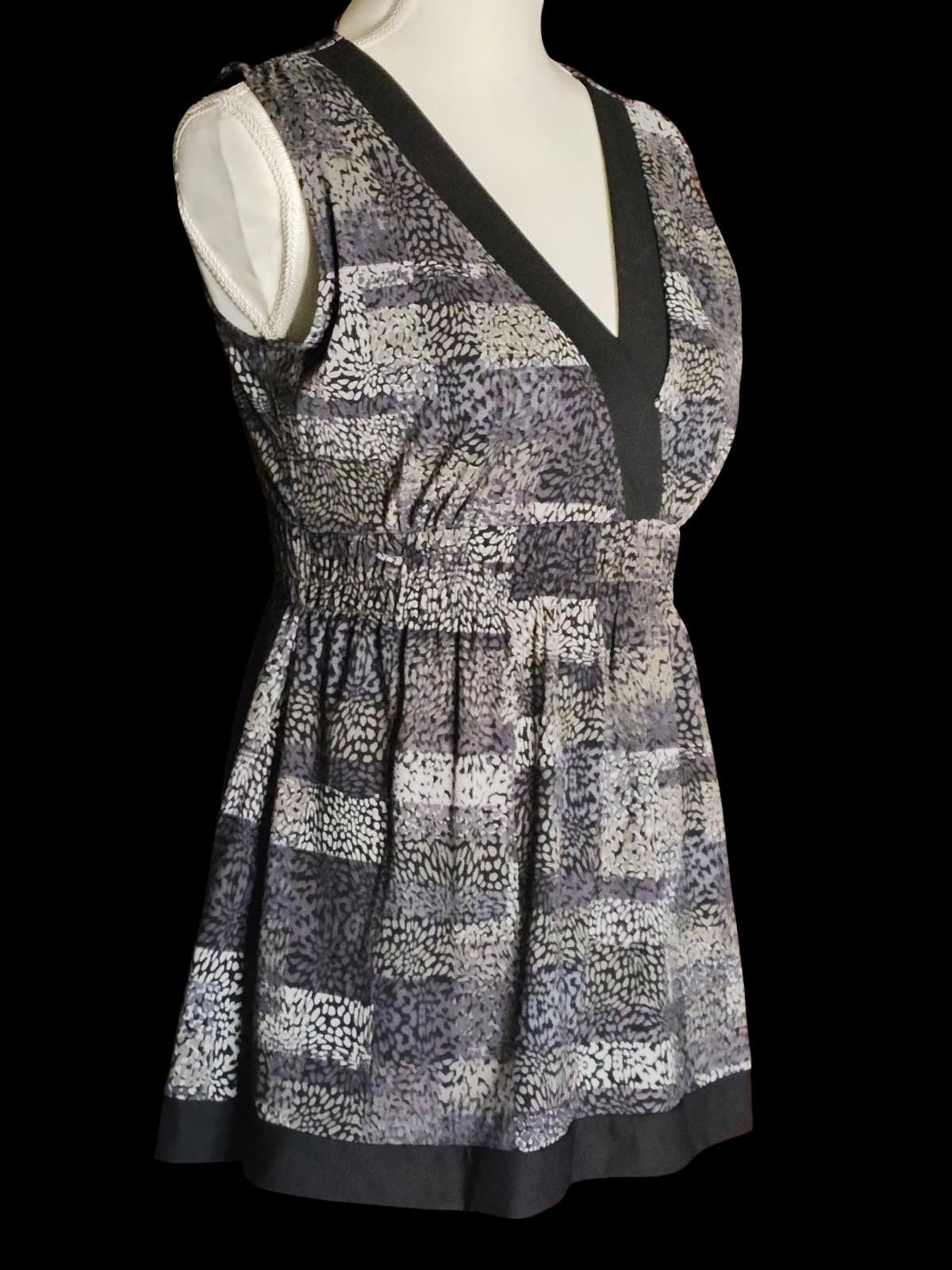 Designer A.N.A. Sleeveless V-Neck Tunic Top with Elastic Waist Size M / US 6-8 / IT 42-44 - 2 Thumbnail