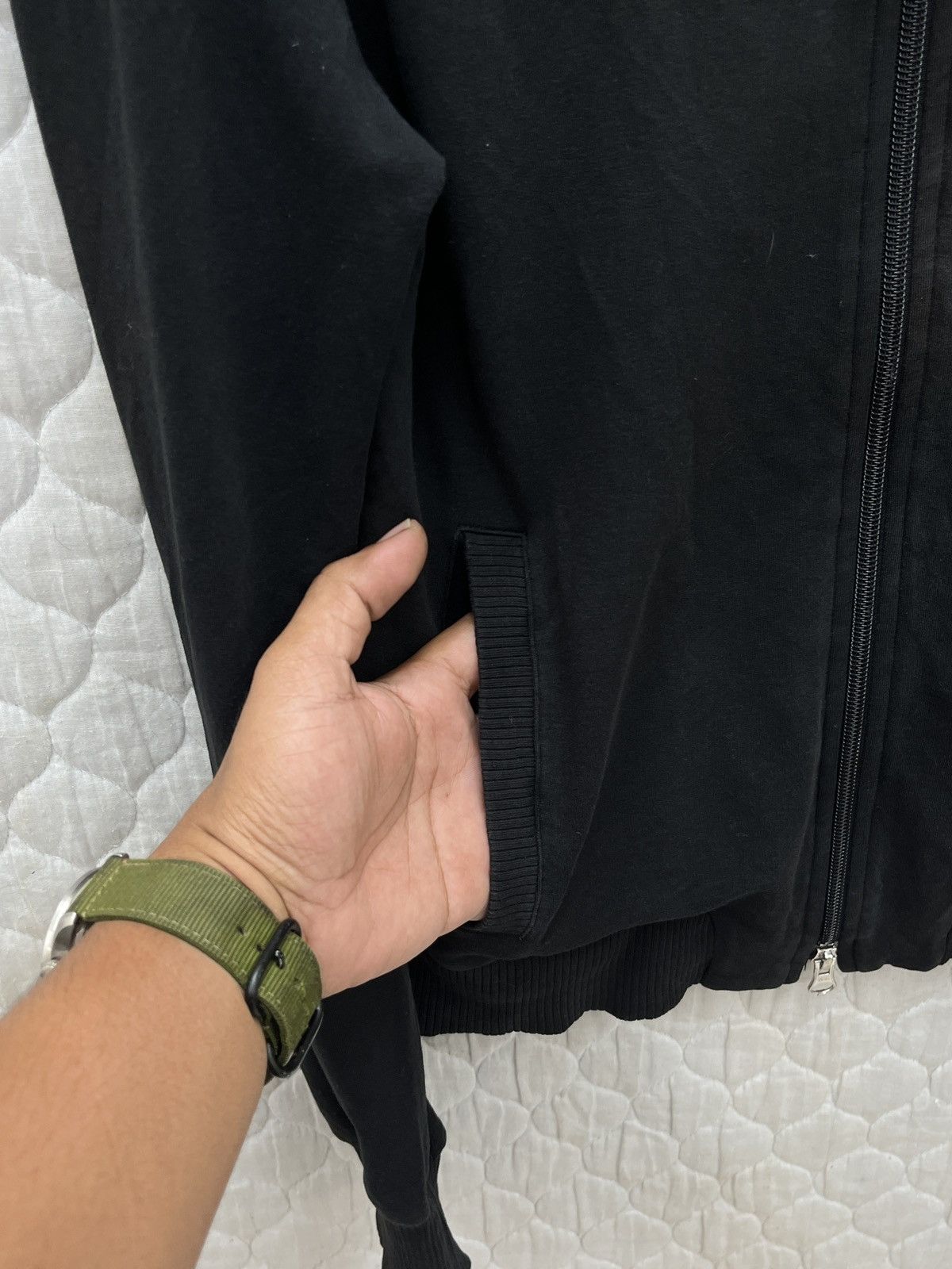 Emporio Armani 🔥🔥🔥STEALS EMPORIO ARMANI 7 SWEATER Size S / US 4 / IT 40 - 13 Thumbnail