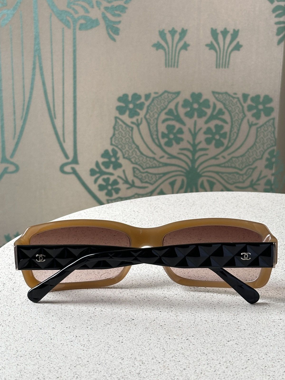 Chanel CHANEL CC Logo Black Beige Quilted Sunglasses 5125 Size ONE SIZE - 5 Thumbnail