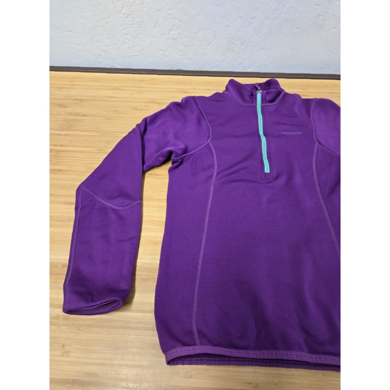 Patagonia VINTAGE Patagonia Womens Pullover Running Shirt 1/2 Zip Size Small Purple USA 1990s Womens Pullover Running Shirt Size S / US 4 / IT 40 - 3 Thumbnail