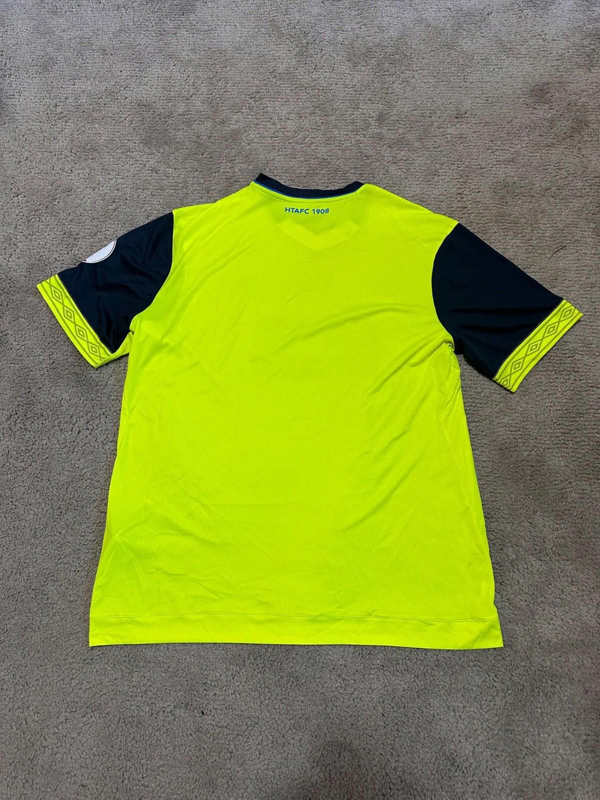 Umbro Huddersfield Town 2018/19 3rd football shirt jersey Umbro XL Size US XL / EU 56 / 4 - 7 Thumbnail