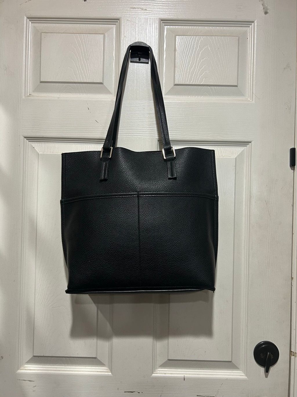 The Unbranded Brand Women's Unbranded Black Tote Bag with Red Interior, One Size Size ONE SIZE - 1 Thumbnail