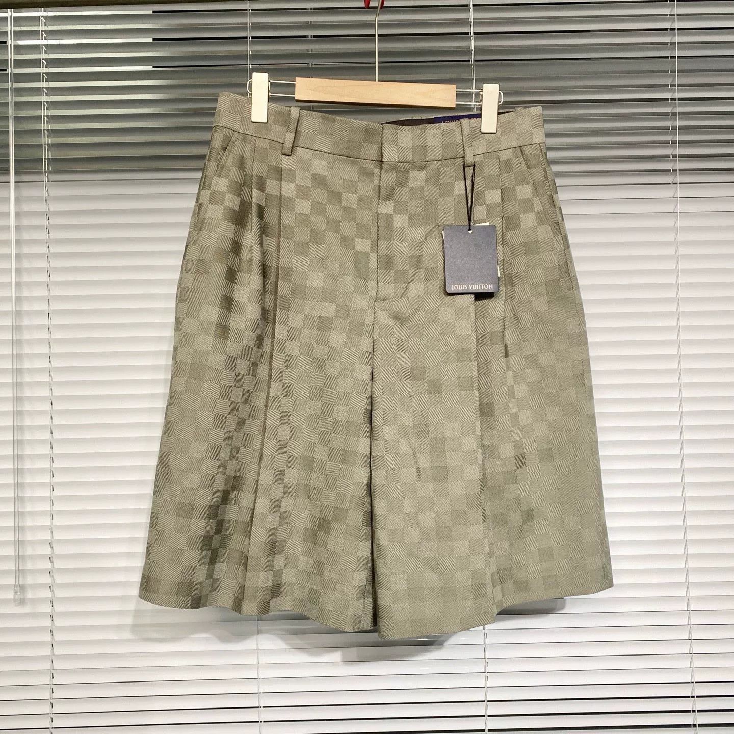 Louis Vuitton LV Pharrell Green Checkerboard Shorts Size US 32 / EU 48 - 1 Thumbnail