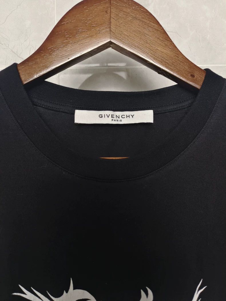 Givenchy Givenchy White Flames Distressed Logo Short Sleeve T-Shirt Size US XS / EU 42 / 0 - 3 Thumbnail