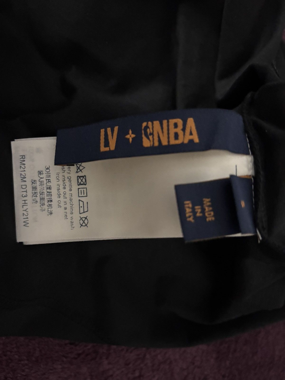 Louis Vuitton × NBA Louis Vuitton NBA Patch Logo T Shirt Size US S / EU 44-46 / 1 - 12 Thumbnail