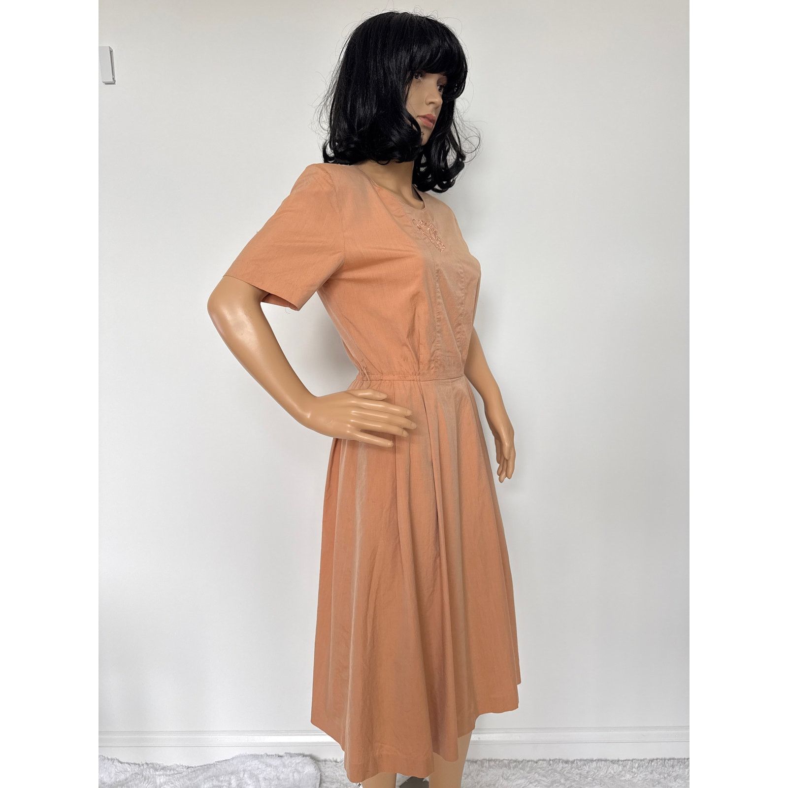 Burberry 70's Burberrys Tan day dress Embroidered Crest, size tab S Size S / US 4 / IT 40 - 9 Thumbnail