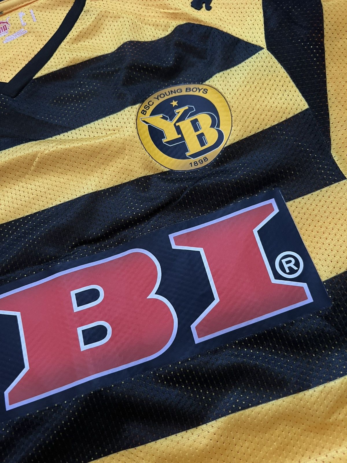 Puma BSC YOUNG BOYS PUMA FOOTBALL SHIRT 2008-2009 JERSEY SIZE S Size US S / EU 44-46 / 1 - 6 Thumbnail